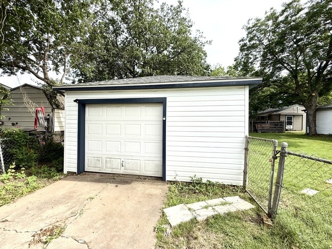 Building Photo - 1222 Hargrove St