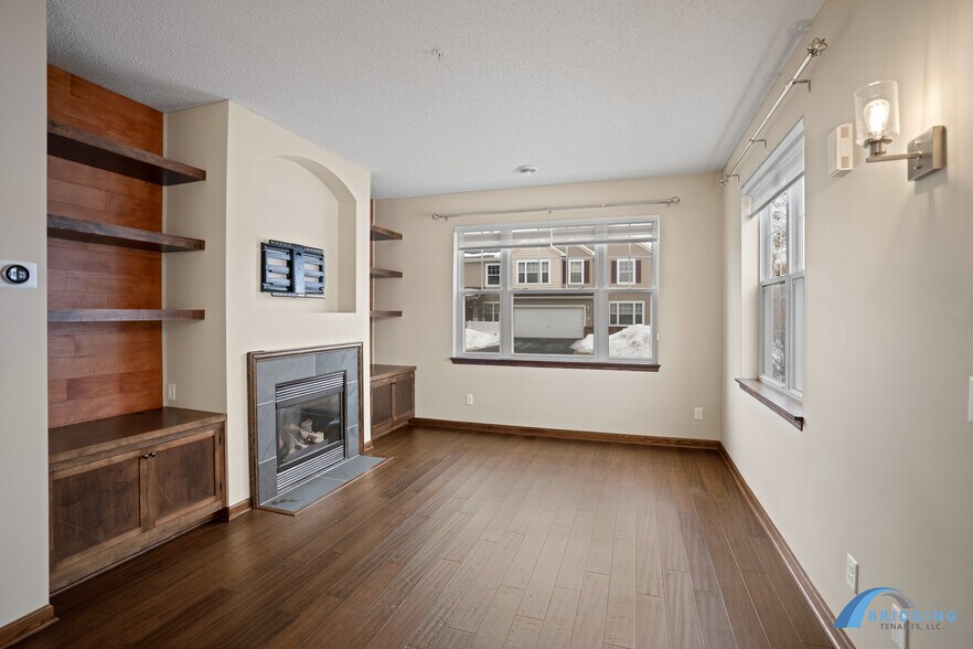 Living Room & Fireplace - 5050 Holly Ln N