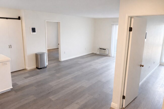 Building Photo - Quiet 2 Bedroom 2 Bathroom Minutes From SDSU