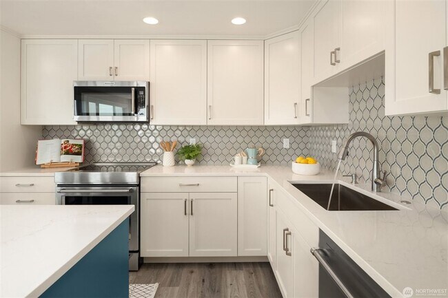 Building Photo - 2bd/1.75ba Kirkland Condo