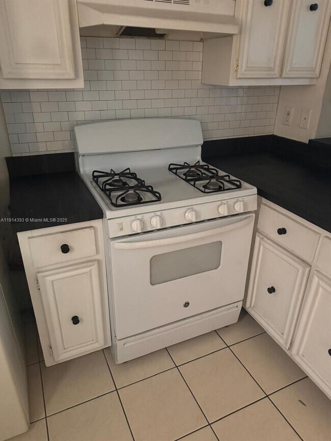 Building Photo - 17901 NW 68th Ave