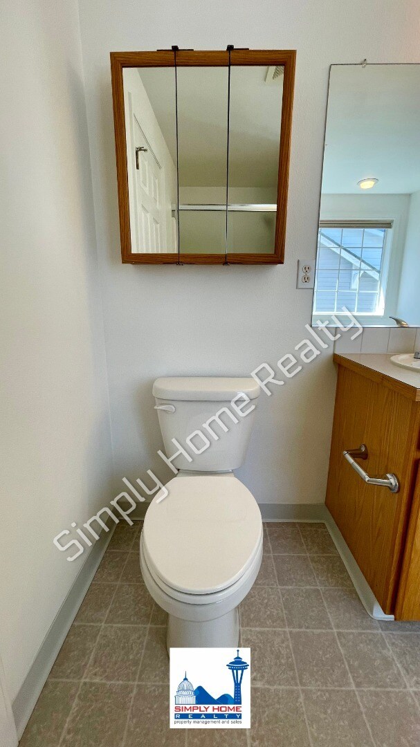 Building Photo - Step Inside To This Spacious & Comfortable 3-Bedroom Home!