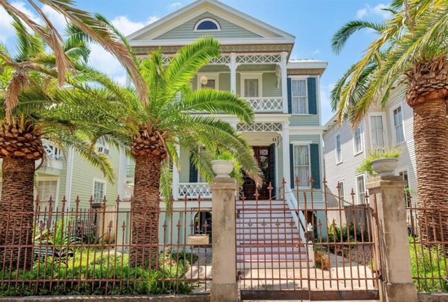Primary Photo - 2113 Avenue H