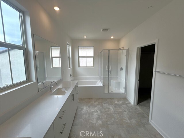 Building Photo - 15764 Caterpillar Dr