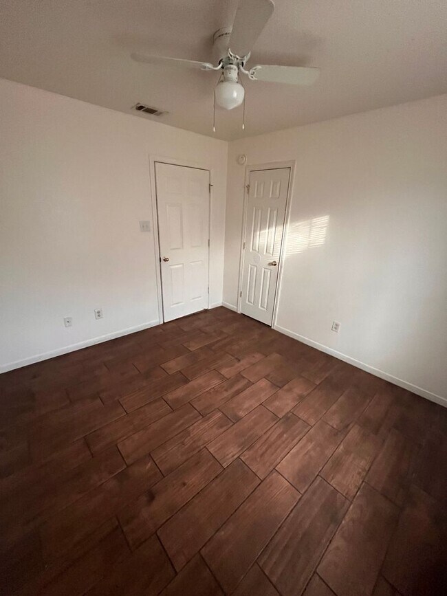 Building Photo - 3302 Alicante Ct