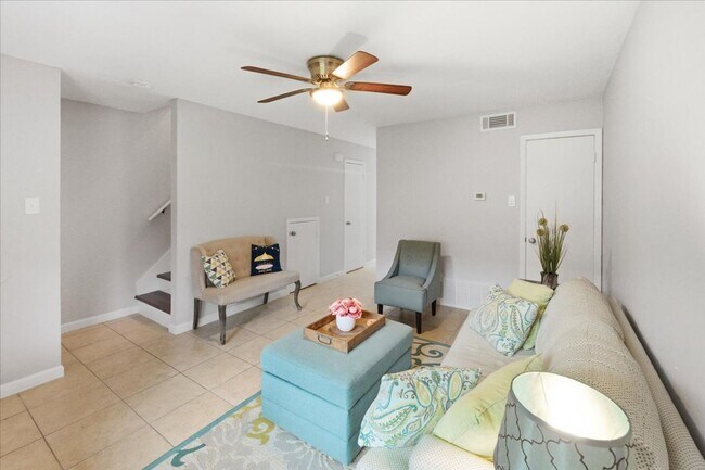 Building Photo - Baylor 2 Bedroom Condo