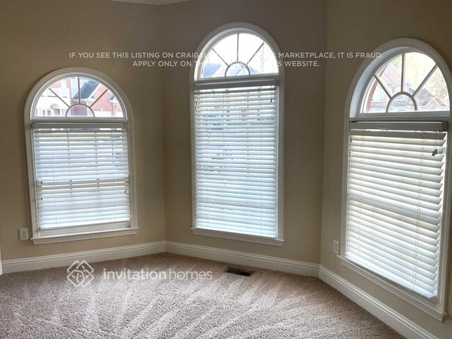 Building Photo - 913 Daylight Cir