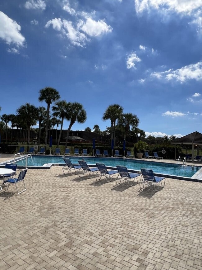 Building Photo - 1509 15th Ct