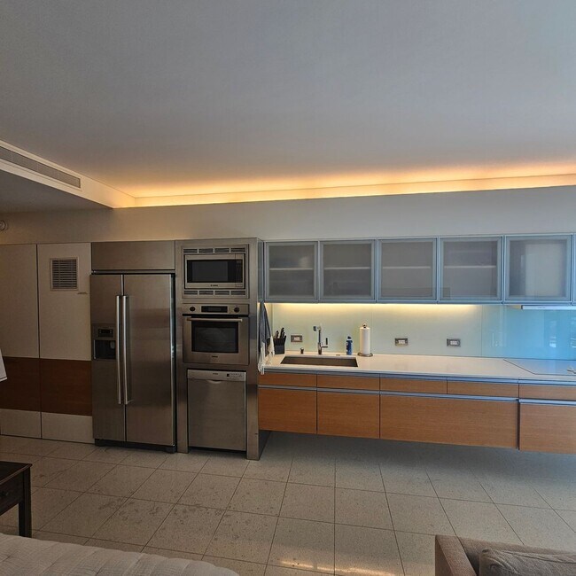 Building Photo - Furnished studio on the Las Vegas Strip