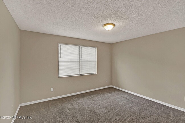 Building Photo - 475 Crabapple Ct