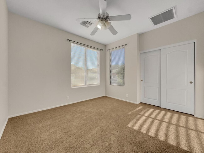 Building Photo - 261 N Nash Way