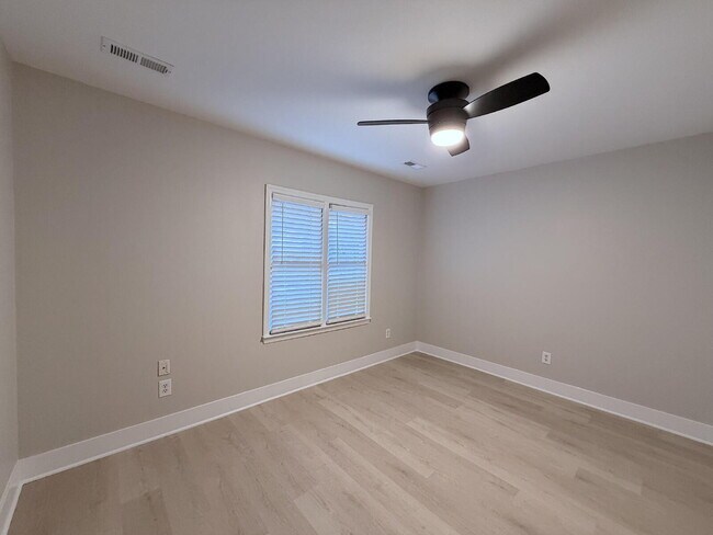 Building Photo - Cozy 2 Bedroom Unit in Garner!