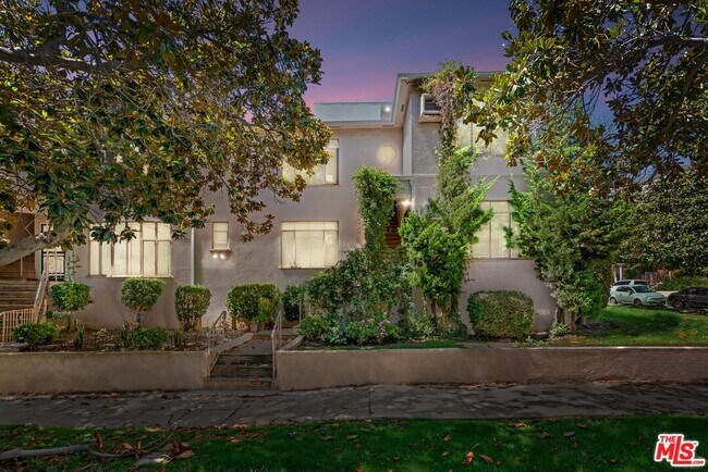 Primary Photo - 10301 1/2 Ilona Ave