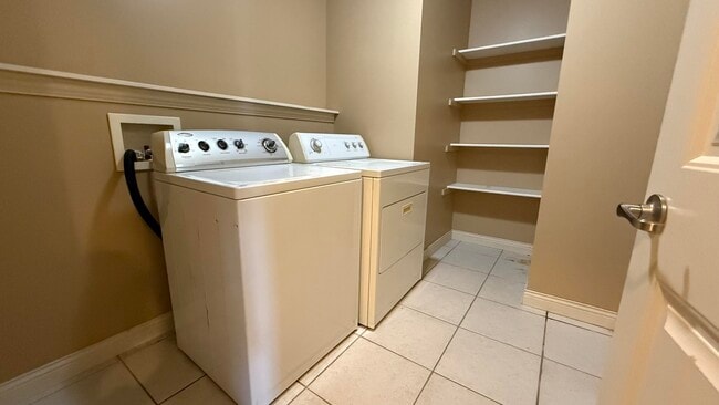Building Photo - 5109 Lake Trout Ct