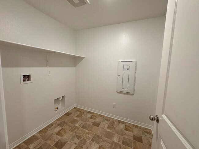 Building Photo - Brand new house at Winchester road in Brand New Willow Springs community - close to everywhere