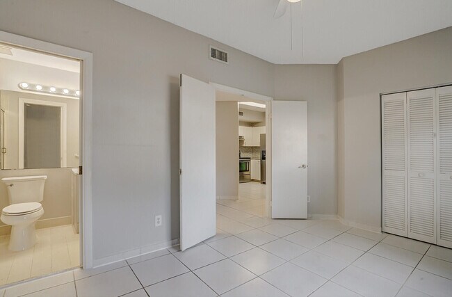 Building Photo - 401 SW 158th Terrace
