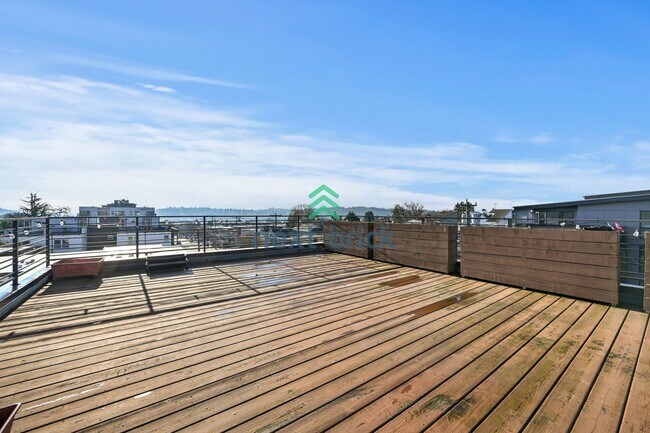 Building Photo - 3 BED & 2.5 BATH SINGLE FAMILY HOUSE FOR RENT