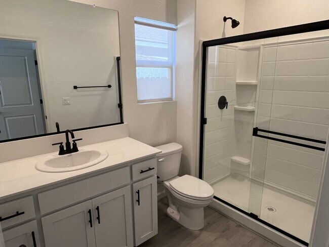 Building Photo - BEAUTIFUL NEWER HOME IN WEST ROSEVILLE!!