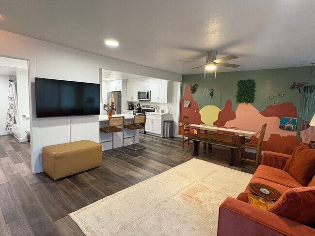 Building Photo - 380 Utah Ave