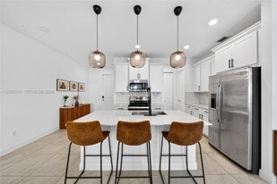 Building Photo - 4349 Veleiros Ave