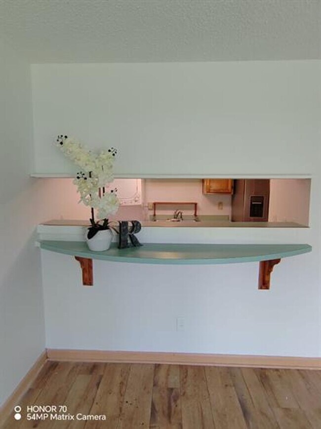 Building Photo - Welcome to Tampa Racquet Club – Where Comfort Meets Convenience!