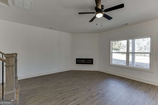 Building Photo - 569 Clayton St