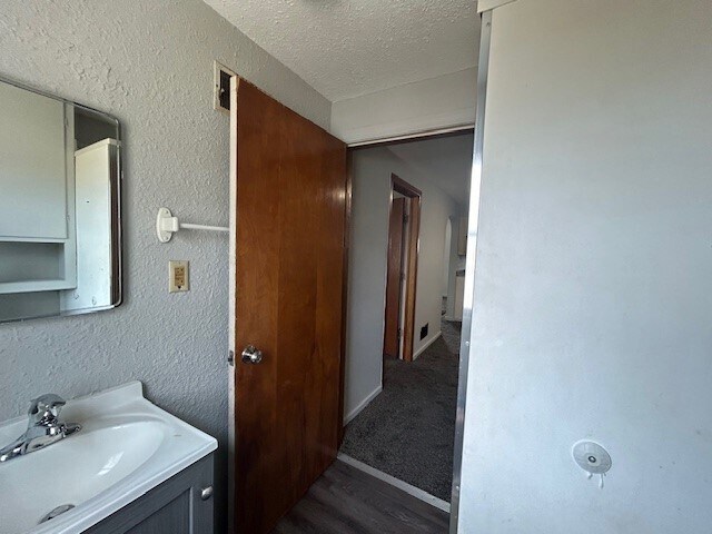 Bathroom - 358 Fair Oaks Blvd