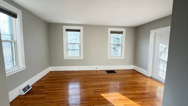 Building Photo - 70 Turnpike St