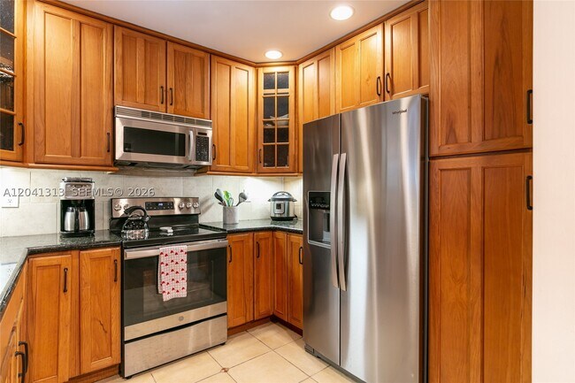 Building Photo - 5760 SW 51st St