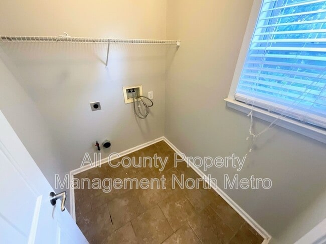 Building Photo - 5990 Barrington Ln