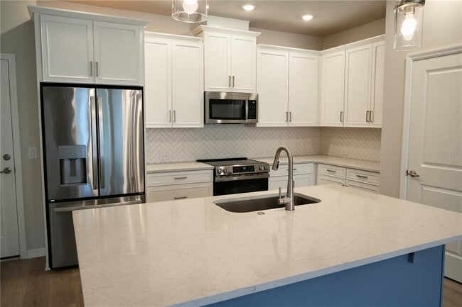 Building Photo - 4329 Roush Ave