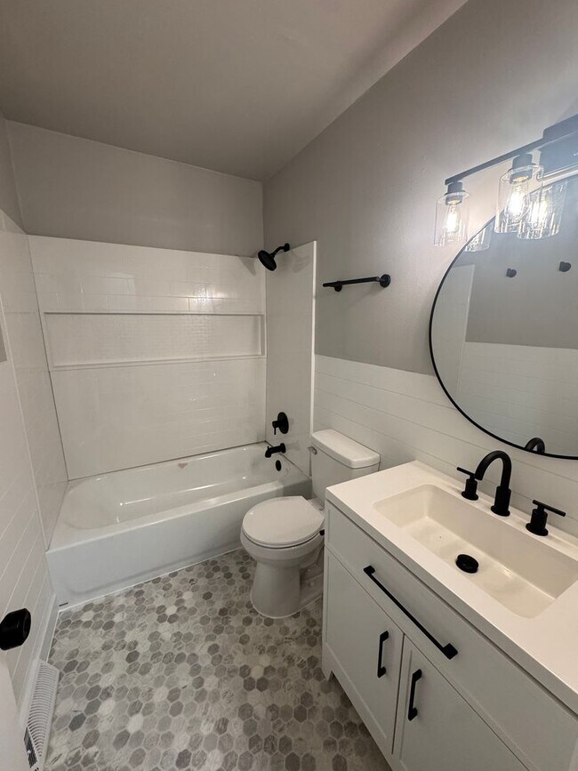 Building Photo - 2812 Mulberry Rd