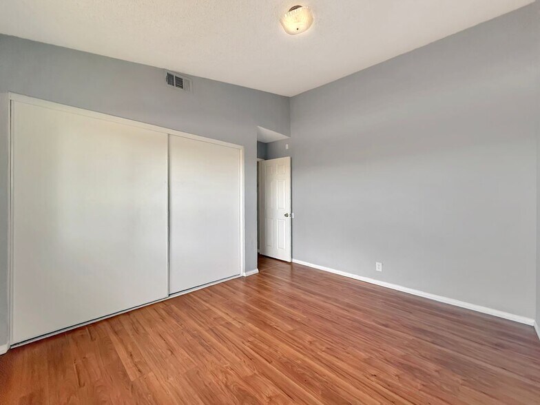 Building Photo - 2500 Topaz Ln