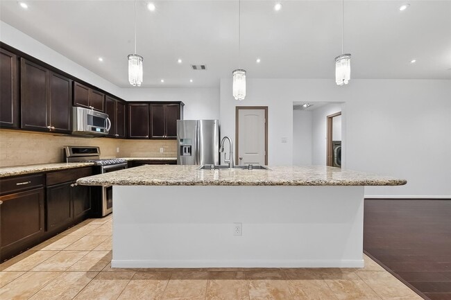 Building Photo - 9322 Limestone Ranch Ln