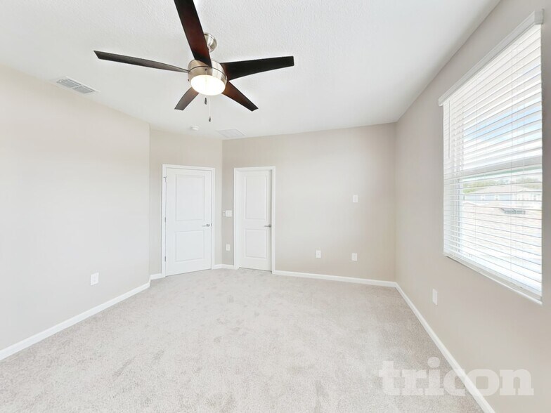 Building Photo - 728 Squire Ave