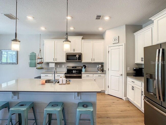 Building Photo - 10264 Love Story St
