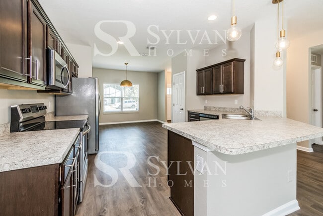 Building Photo - Charming 4BR 2BA Home