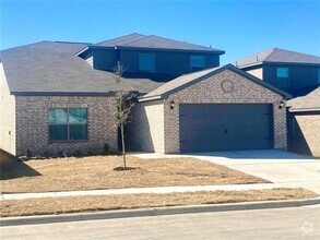 Building Photo - 2028 Canterbury Dr