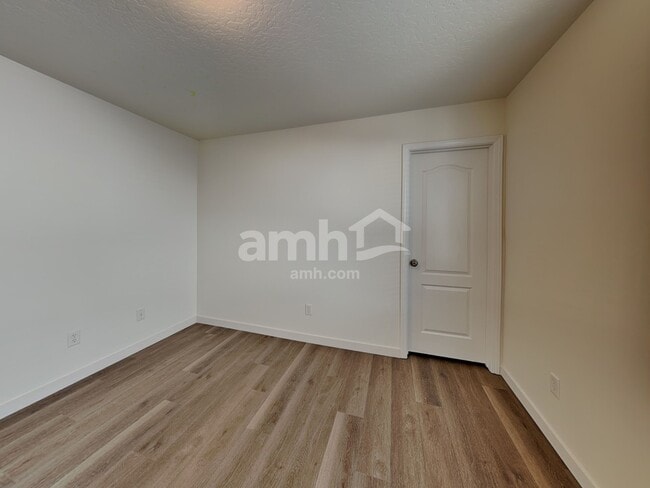 Building Photo - 2543 N Greenville Ave