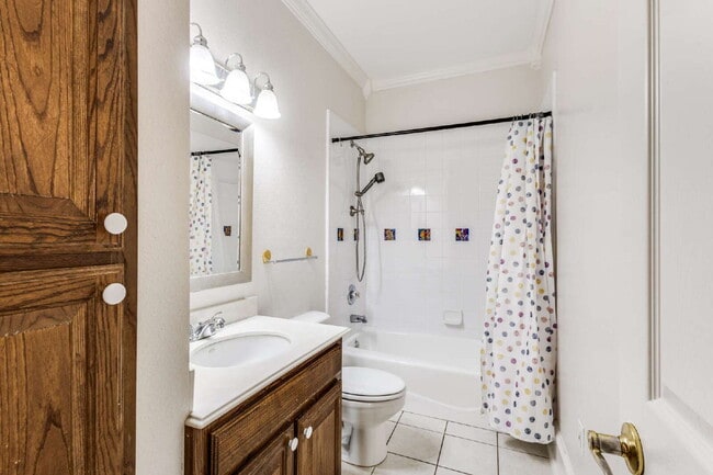 Building Photo - 3983 Peregrine Point