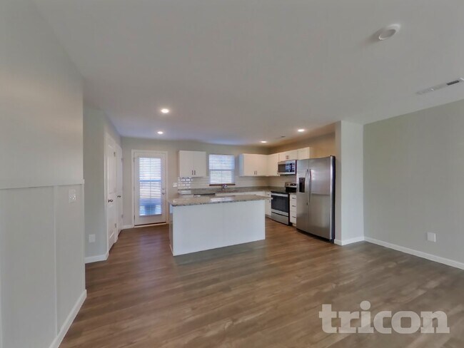 Building Photo - 1034 Cone Blvd