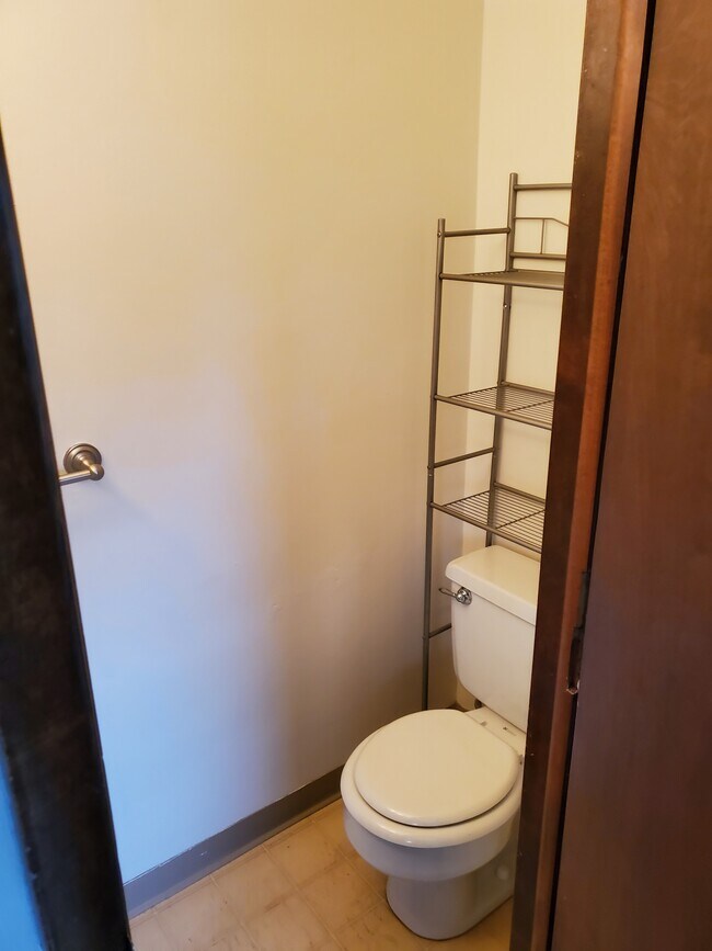 Building Photo - 2790 Mt Holyoke Rd