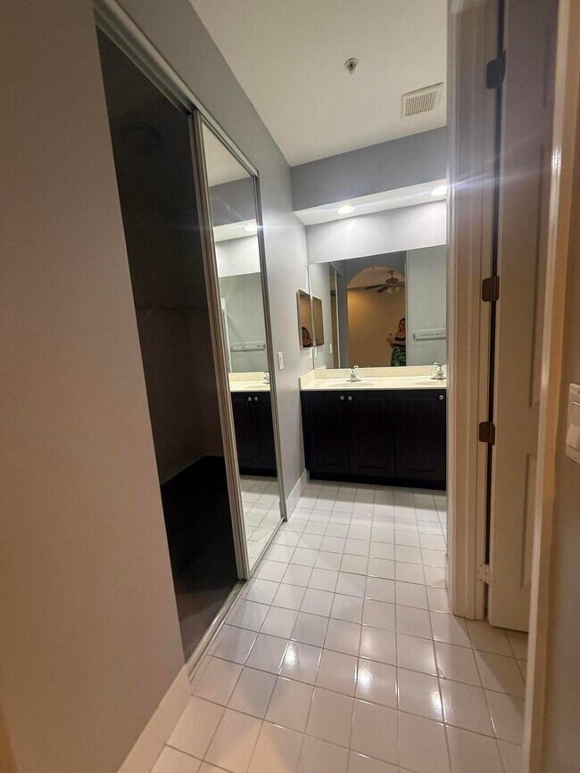 Building Photo - 2851 Prospect Rd