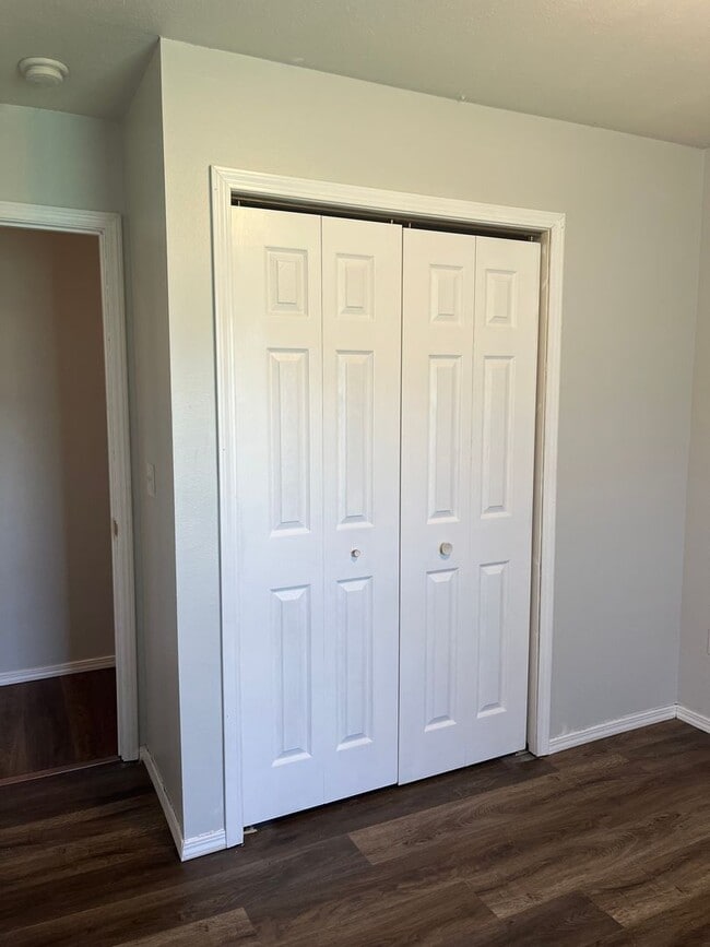 Building Photo - 1207 Westwood Dr