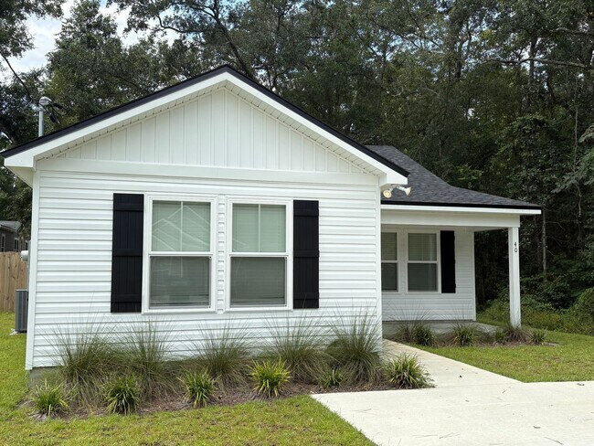 Building Photo - 40 Franklin Dr