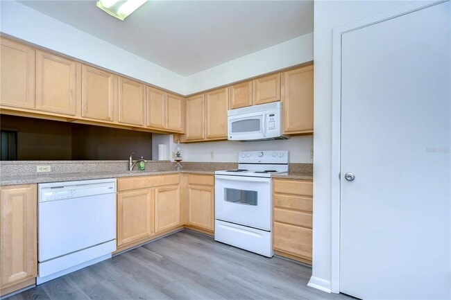 Building Photo - 13937 Fletchers Mill Dr