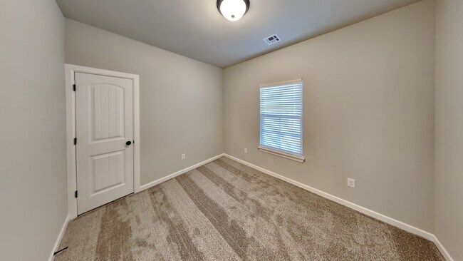 Building Photo - Beautiful 4 Bedroom 2 Bathroom Corner Lot ...