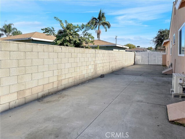 Building Photo - 777 Larimore Ave