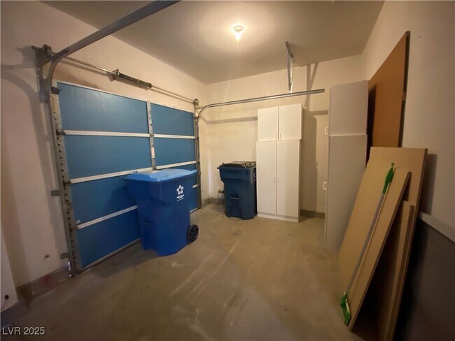 Building Photo - 1317 Woodmore Dr