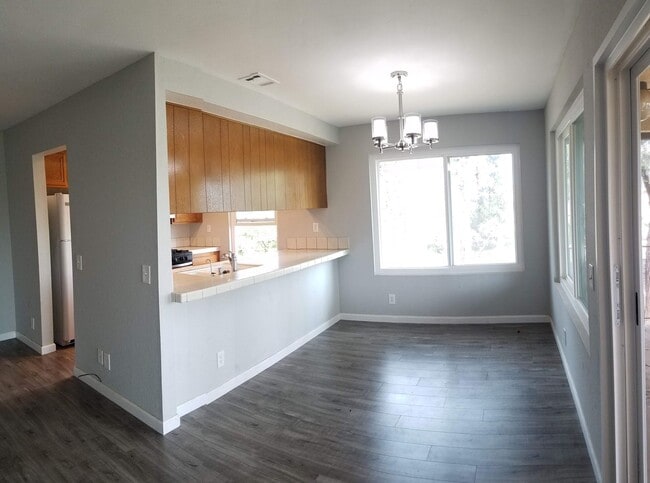 Building Photo - Spacious 3 bd/2ba 2 story Condo In San Marcos